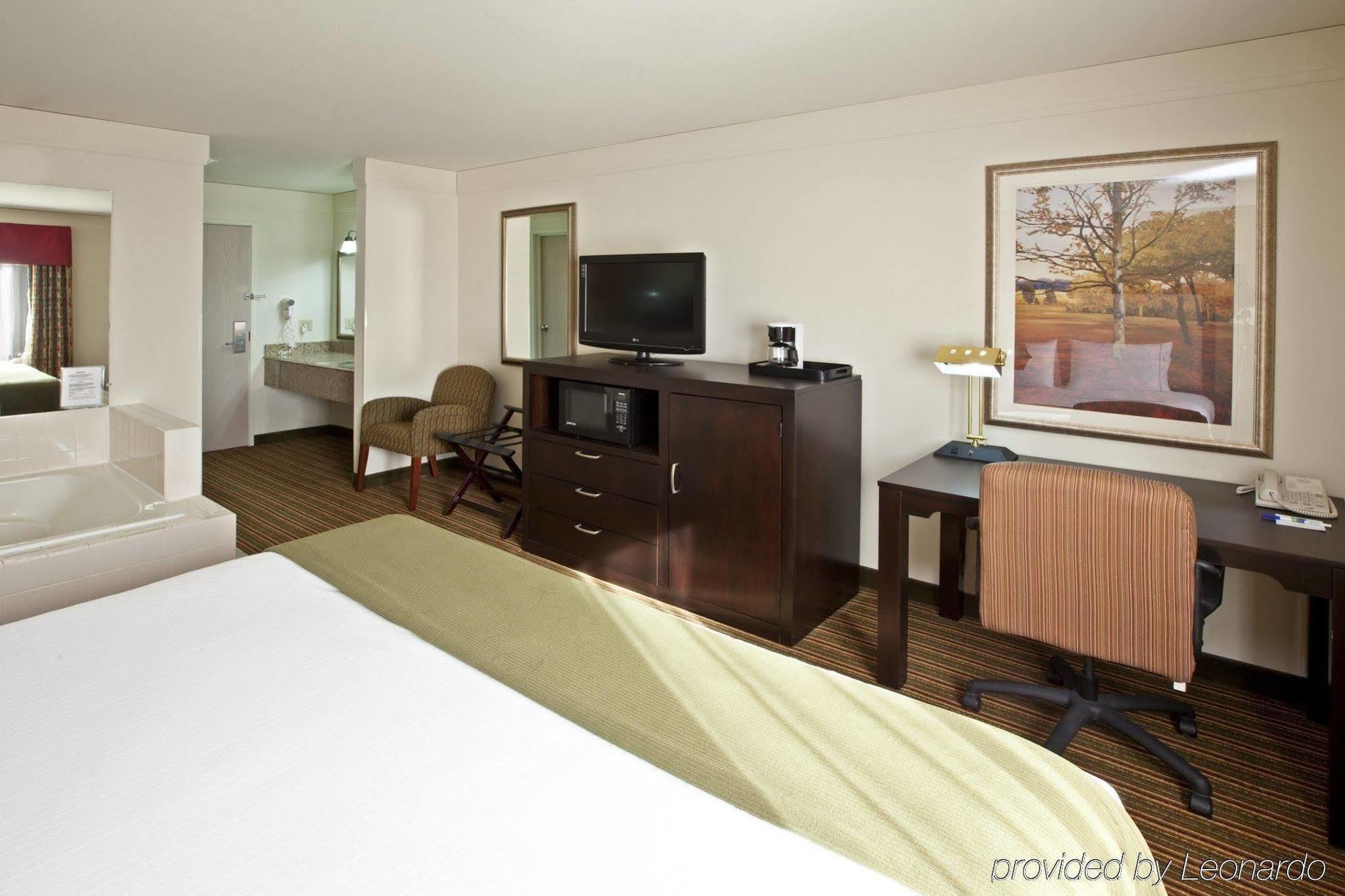 Hotel Baymont By Wyndham Litchfield Zimmer foto